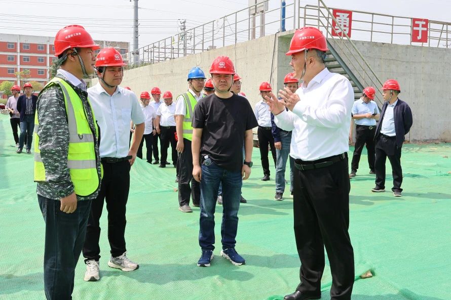 泰州市金東城市建設投資集團黨委書記、董事長陳祥到姜堰項目檢查指導工作.jpg